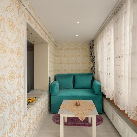 Stone Gate Apartment #1 Bukarest Exteriör bild